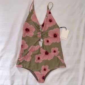 *NWT* Acacia Kokomo Full Piece OG in ISLET